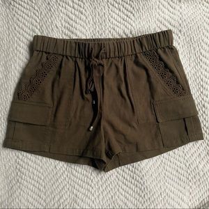 Skies Are Blue khaki linen shorts